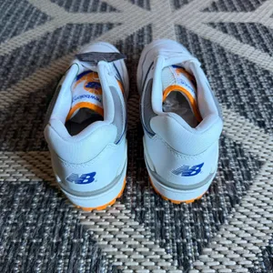 New Balance 550 Sneaker Lakers Pack White/Orange Womens Size 7.5 thumbnail 7