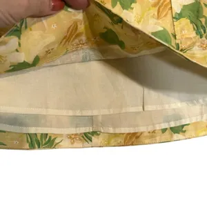 ASTR The Label Women’s Yellow Multicolor Floral Leaf Print Mini Skirt Size Small thumbnail 5