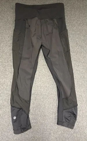 Lululemon Women's Black Mesh Panel Legging Tight In‎ Size 6 Side Pockets Crop thumbnail 1