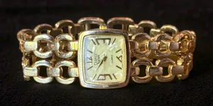 Figaro Couture double chain link quartz watch Gold thumbnail 1