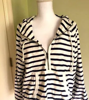 American Eagle top with hood thumbnail 2