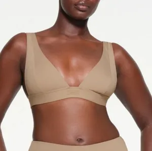 NWT Skims Plunge Bikini Top thumbnail 1