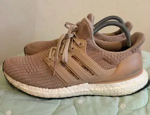 Adidas Ultraboost 4.0 sneakers in the "Ash Pearl size 9.5 thumbnail 1