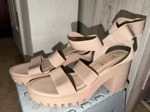 Women Beige heels Tan Size 7 thumbnail 3
