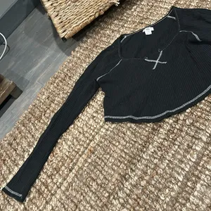BDG Reverse Trimmed Ribbed LS Tee Size Large thumbnail 2