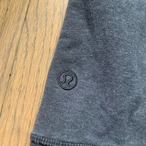 Lululemon sweatshirt hoodie thumbnail 6