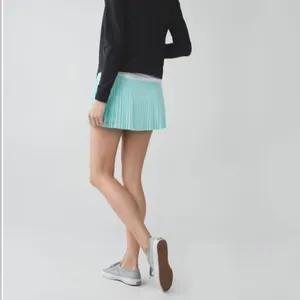 Lululemon Pleat To Street‎ II Teal Blue Spotted Skirt Size 2 thumbnail 2