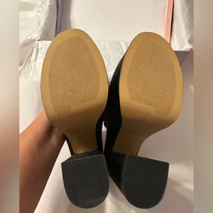 Lisa Vicky Black Satin Platform Heels - NIB - Size 7.5 thumbnail 4