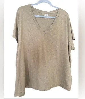 Madewell Women’s Green V-Neck Tee NWOT thumbnail 1