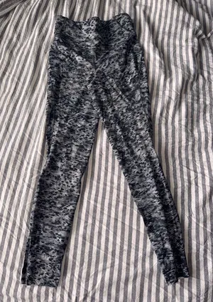 🌸lululemon athletica Black & Gray Marled Active Leggings thumbnail 1