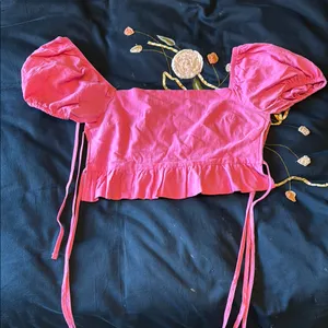 Pink Puff Sleeve Crop Top Size M thumbnail 1