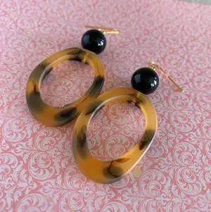 Kawaii unique tortoiseshell dangle earrings thumbnail 2