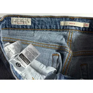 Levi's Premium Blue Medium Wash Wedgie Straight Leg Denim‎ Jeans Women's Size 26 thumbnail 5
