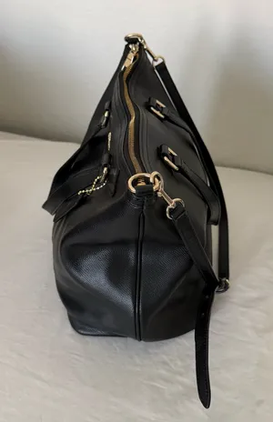 Woman’s coach bag thumbnail 2
