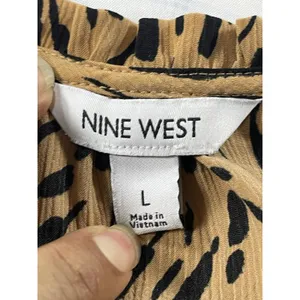 Nine West Women's Top Large Tan Black Tiger Print Short Sleeve Ruffle V-Neck L thumbnail 8