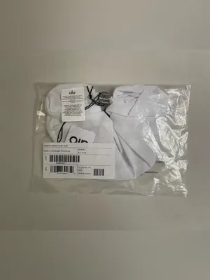 Alo Yoga NWT Bead it Oversized White Scrunchie Hair Tie with Brand Accent thumbnail 3