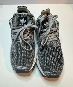 Adidas Cloud Foam Size 5 thumbnail 1
