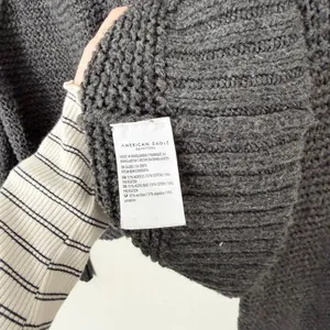 [American Eagle Outfitters] Gray Cropped V-Neck Knit Cardigan Sweater Sz Large L thumbnail 11