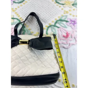 Betsey‎ Johnson Quilted Satchel Bag Cream Black Bow Gold Hardware Medium Tote thumbnail 4