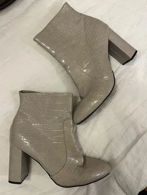 Grey Crocodile-Embossed heeled Ankle Boots size 9! Like new thumbnail 1