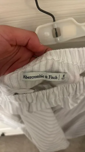Abercrombie Off the Shoulder Shirt thumbnail 4