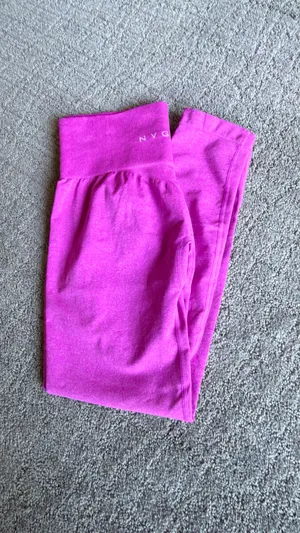 NWT NVGTN Hot Pink Performance Leggings thumbnail 2