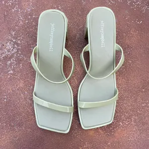 Jeffrey Campbell Like green Maisie Mule Heels sz 9 In great condition thumbnail 1