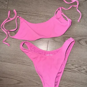 PacSun Vibrant Pink Bikini Set thumbnail 1