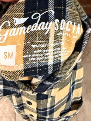 GameDay Social Iowa Hawkeyes Shirt nwot thumbnail 6
