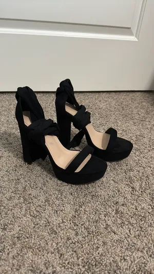 Heels Black Size 7.5 thumbnail 2