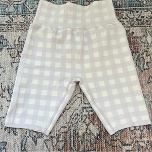 Sweaty Betty Gingham Lavender and White High-Waisted Biker Shorts Medium 8” thumbnail 15