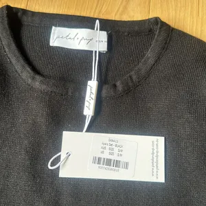 Black Short Sleeve Top thumbnail 2