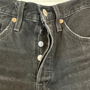 Levi's 501 Raw Hem Buttonfly Shorts thumbnail 2