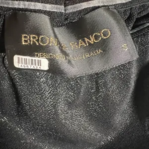 Bronx & Banco Amara Black Ruched Long Sleeve Off the Shoulder Midi Dress Size 4 thumbnail 12