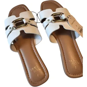 Time and Tru Women's White Slide Sandals With Gold Details Sz 7 NWT thumbnail 6