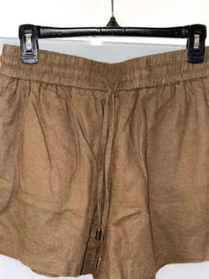Zara cotton shorts, their comfortable design, characterized by a high elasticated and gathered waistband with an adjustable drawstring thumbnail 2
