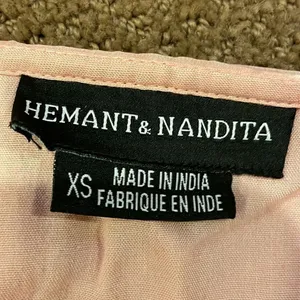 Hemant & Nandita Women’s Pink & White Floral Short-sleeve Shirt thumbnail 2