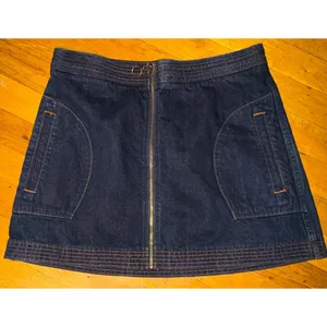Abercrombie & Fitch Denim Mini Skirt Size 6 Dark Wash Zip Front Cotton Jean Y2K thumbnail 2
