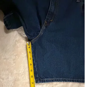 Late Y2K / Early 2000s Vintage Levi's 550 Relaxed Fit Jorts. Woman December 2006 thumbnail 5