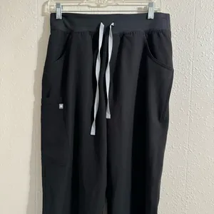 Figs Technical Collection Scrubs thumbnail 3