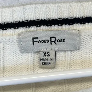 NWT FADED ROSE Sweater Women's XS Cream New‎ York" Cable Knit Cropped Pullover thumbnail 3
