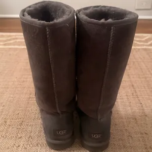 UGG Women's Classic Tall Gray Winter Boot Size US 8 thumbnail 4