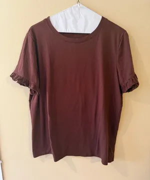 Short Sleeve Ruffle Tee in Brown Red Size L thumbnail 1