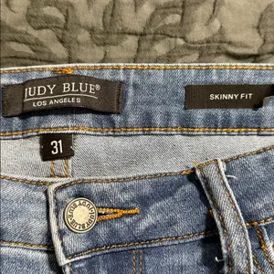 Judy Blue women’s size 31 distressed skinny fit blue jeans stretch thumbnail 7