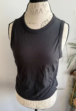 Lululemon Black All‎ Yours Cropped Tank Top High Neck Sleeveless Workout Size 8 thumbnail 1