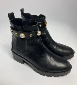 Karl Lagerfeld Pola Chelsea Boots Womens 8M Black Good Pearl Studded Lug Sole thumbnail 1
