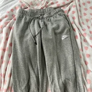 Grey Nike Sweatpants thumbnail 1