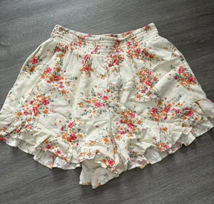 Outfitters Flowy Shorts thumbnail 1