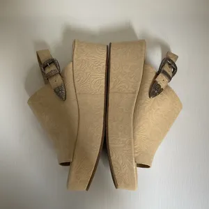 Matisse Embossed Wedge Western Sandals Leather Beige Platform Made in Brazil Sz9 thumbnail 8