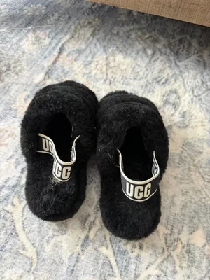 UGG Slippers thumbnail 2